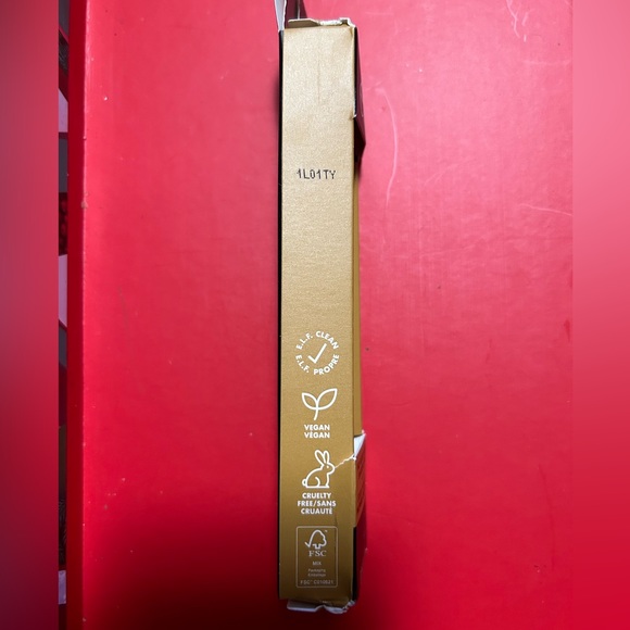 BNIB E.L.F No Budge Matte Eyeshadow Stick in “Vintage Suede” - Picture 4 of 5